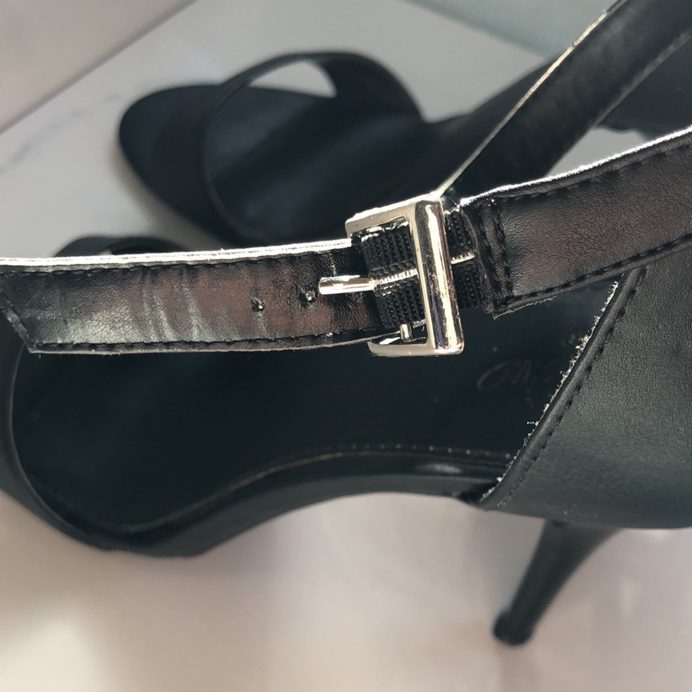 Mossimo Black 4" Strappy Sandals, 9.5 - Picture 8 of 11